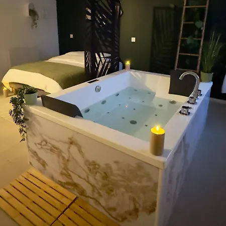 ラブホテル 11 *