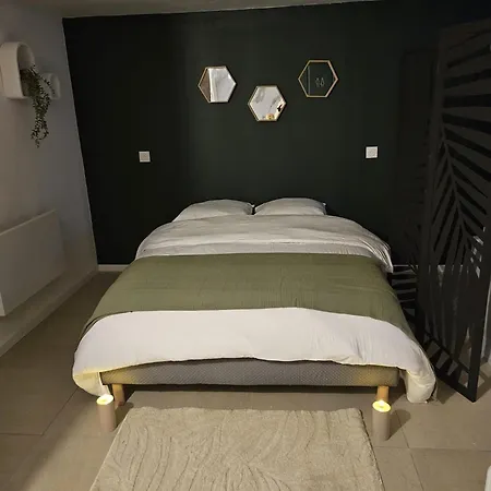 11 Liefdeshotel